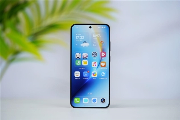 10000mAh大容量电池，荣耀WINRT图赏，售价2599元起！