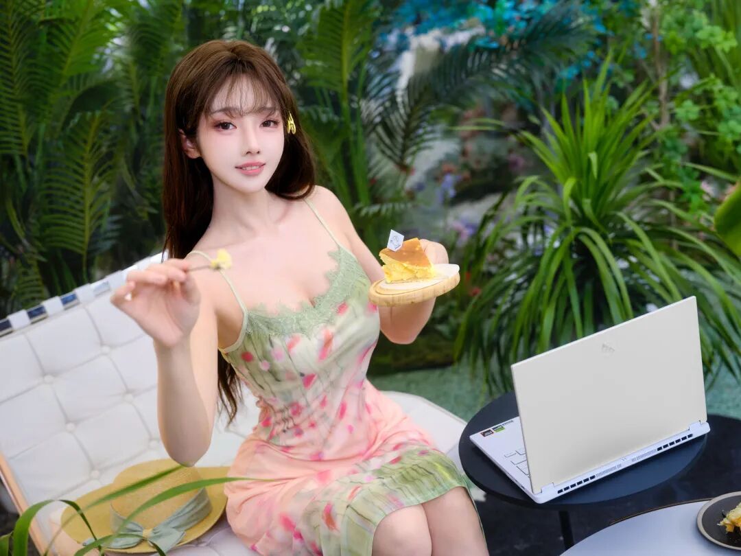 华硕天选Air的双面魅力：优雅外观包裹着狂暴性能