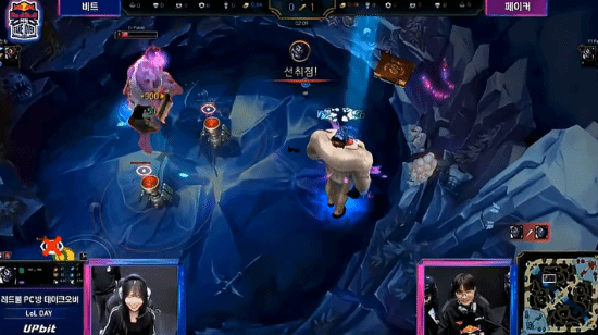 连神都预判不了的走位！Faker与女粉solo蒙多竟险些被单杀