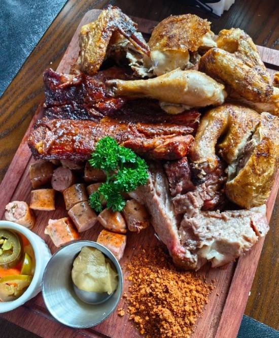 美国飞行员在户外遭蜱虫叮咬，14天后食用烧烤汉堡后突然死亡