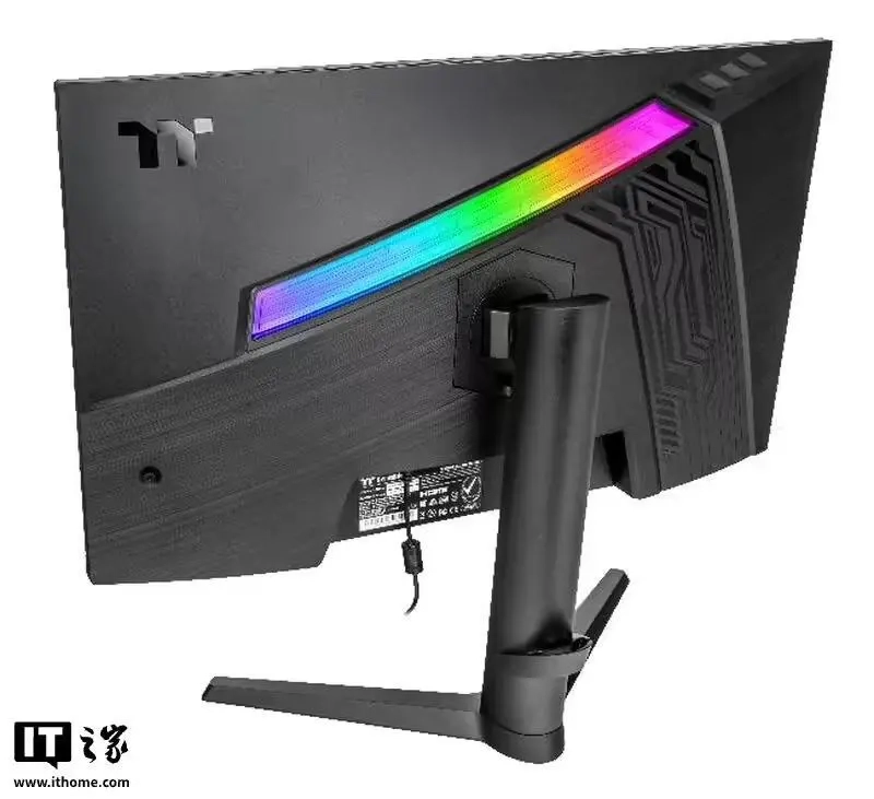 曜越两款显示器亮相CES2026