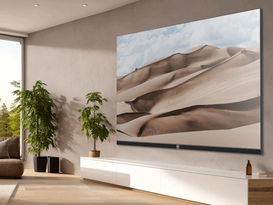 海信推出136英寸超大尺寸MicroLED电视，配备2488万颗LED灯珠，亮度最高能达到10000尼特