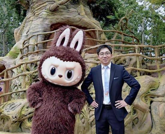 王宁身家千亿，成功跻身《福布斯》40岁以下白手起家富豪榜单