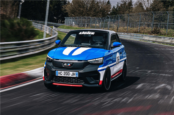 纽北赛道最慢纪录遭“老头乐”刷新，单圈耗时达28分25.8秒