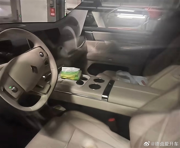 问界M9的亲民平替车型宝骏华境S内饰图曝光：新势力车型配备的主流配置基本齐全