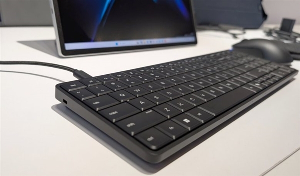 惠普EliteBoardG1a正式推出：令人意外的是，它把一台性能强劲的主机巧妙整合进了键盘之中