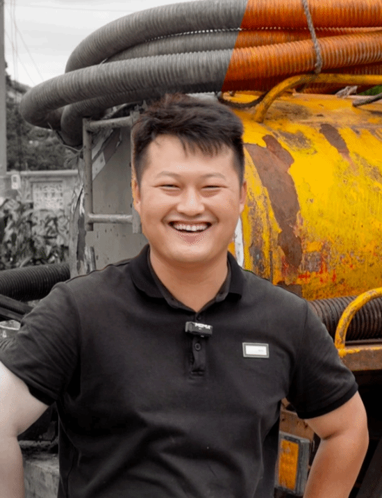 28岁因掏粪工作走红的男孩，走红后有两个小目标：一是成立相关协会，二是迎娶心仪的新娘