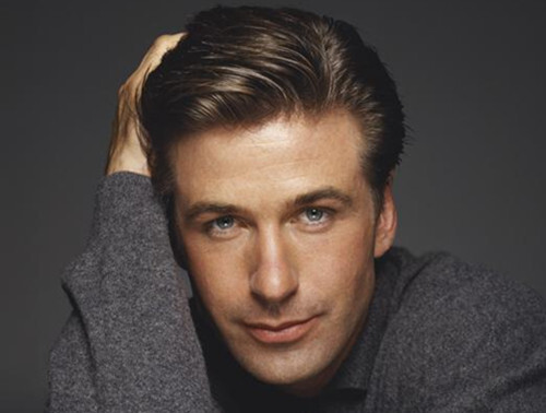 好莱坞知名影星因沉迷玩游戏被请下飞机