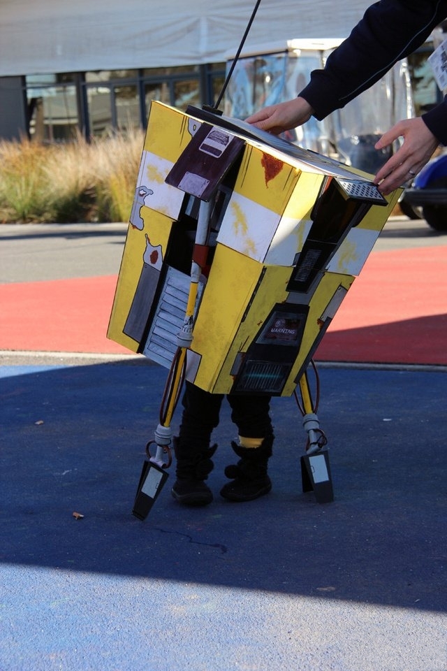 萌娃扮演《刺客信条》艾吉奥，瞬间萌化全场观众