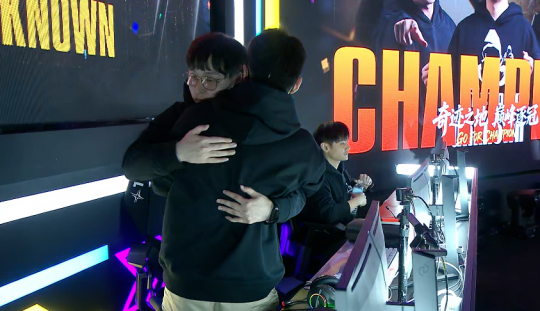 《街头篮球》UNKNOWN再度捧起FSPL总冠军奖杯 中国之队剑指IMA国际大师赛舞台