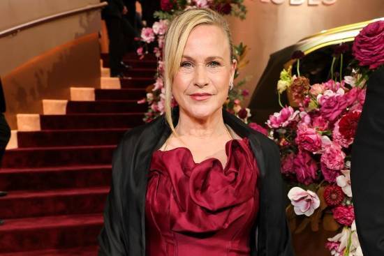 被四十个赤身裸体的人环绕！奥斯卡影后帕特丽夏·阿奎特分享毕生难忘的生日经历