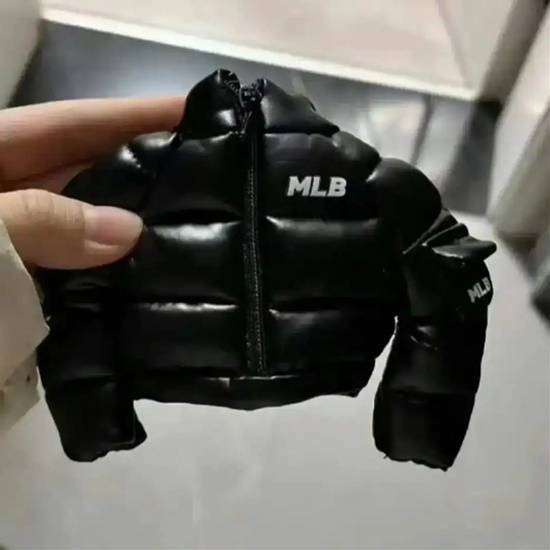 MLB抽奖活动被曝承诺送羽绒服，中奖者却收到挂件，网友愤怒指责：玩不起就别办活动