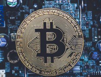 除了比特幣，還有哪些虛擬幣與比特幣具有相同特性？有哪些這樣的虛擬幣呢？