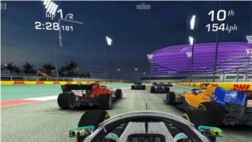 真實(shí)賽車4免費(fèi)版